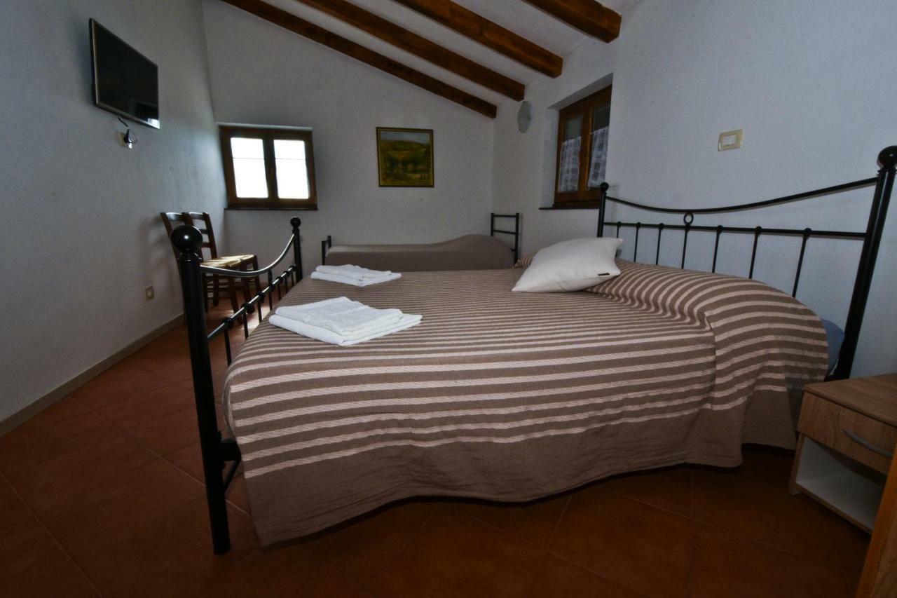 Rooms Agroturizam Romano Buje Eksteriør bilde